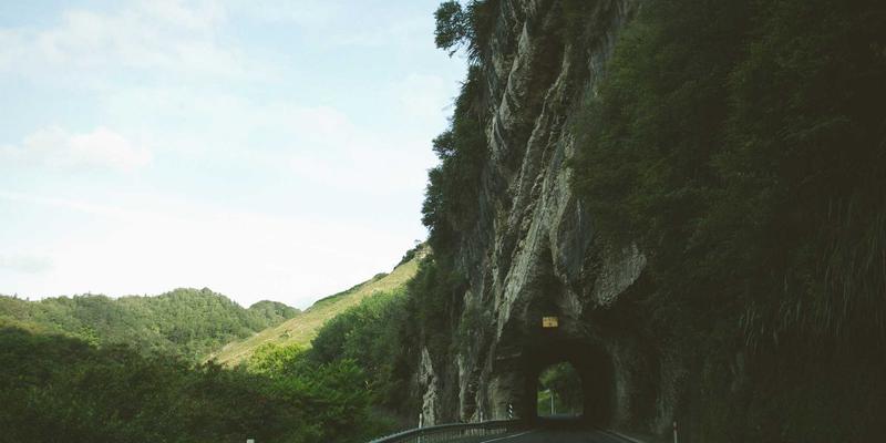 金源诚信旅游：如何通过定制旅行实现商务考察的精准资源对接与高端社交拓展